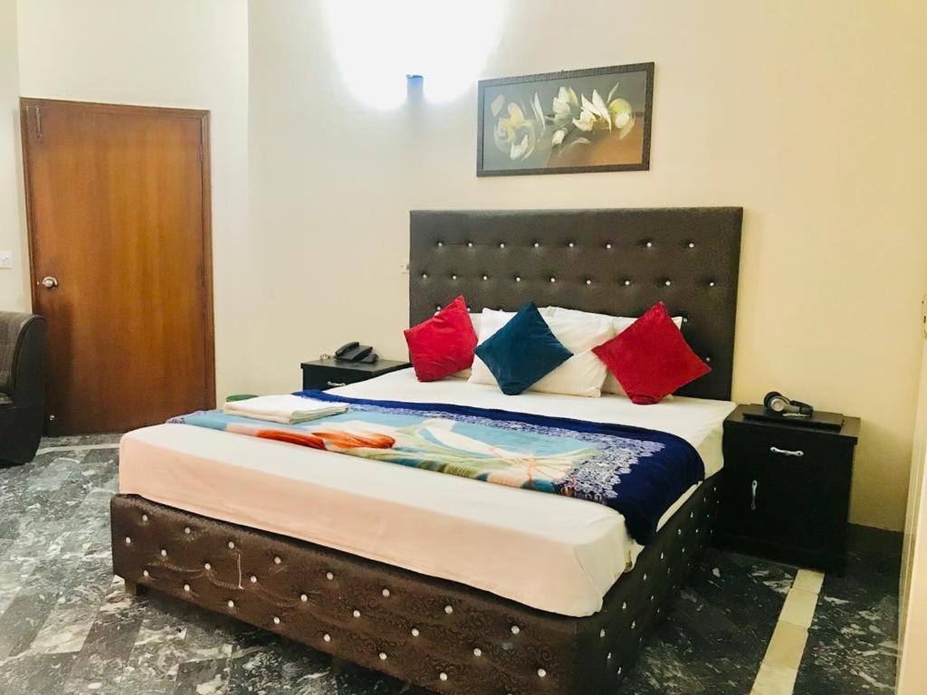 Hotel Rose Inn Lahore Exterior photo